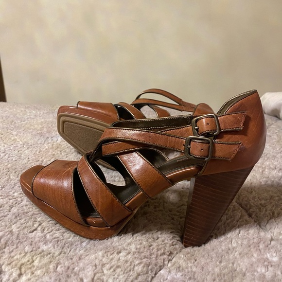 Kenneth Cole Reaction Leather Sandal Heels 4" SZ10 - Picture 2 of 7